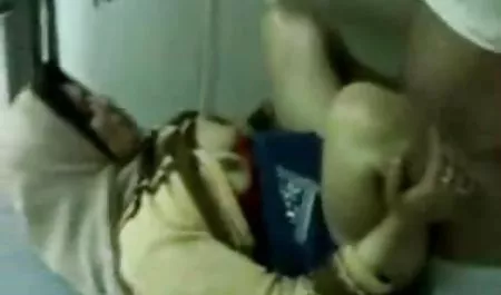 温泉インドの若者はマスクマヤFucks大きな白いディック! MGK! ol 素人