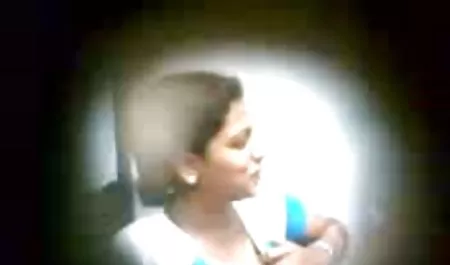 妻吸Fucks犬を知らないう二つのカメラ. 素人 熟女 無 修正 無料 動画