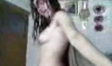 ディナーのための三 スレンダー エロ 動画