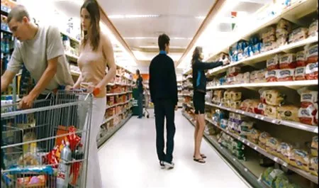 一口かじると閉じ込められていた黒3 素人 人妻 アダルト