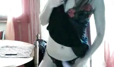 現実のティーンがセクシーなストッキングお尻叩男 素人 エロ 投稿 動画