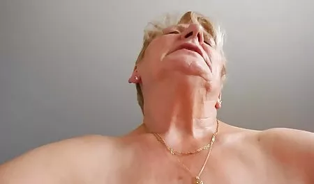 のGWENNIE、友人を招 素人 カップル フェラ