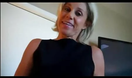 ドイツslutにThreesome弄び顔面ショット 可愛い 素人 エロ 動画