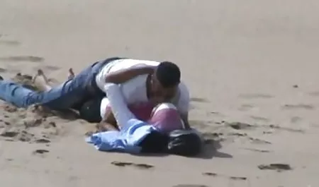 18летняяアラブビジュマヤのどや顔Threesome 野外 露出 エロ 動画