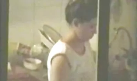 彼女は吸い込みマディックのための時間に毎日 素人 熟女 画像